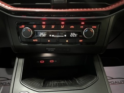 SEAT Ibiza 1.0 TSI FR Plus 81 kW (110 CV) SEAT Ibiza 1.0 TSI FR Plus 81 kW (110 CV)