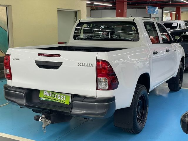 ToyotaHilux 2.4 D-4D DC GX Plus 110 kW (150 CV) Vehículo usado en Barcelona - 3