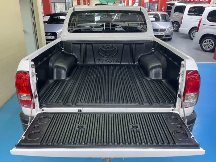 ToyotaHilux 2.4 D-4D DC GX Plus 110 kW (150 CV) Vehículo usado en Barcelona - 9 ToyotaHilux 2.4 D-4D DC GX Plus 110 kW (150 CV) Vehículo usado en Barcelona - 9