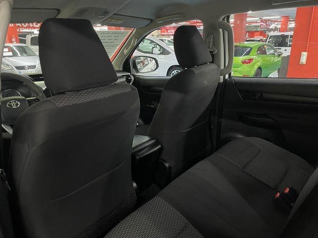 ToyotaHilux 2.4 D-4D DC GX Plus 110 kW (150 CV) Vehículo usado en Barcelona - 11
