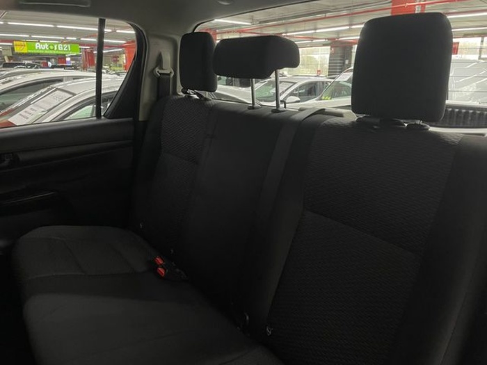 ToyotaHilux 2.4 D-4D DC GX Plus 110 kW (150 CV) Vehículo usado en Barcelona - 12 ToyotaHilux 2.4 D-4D DC GX Plus 110 kW (150 CV) Vehículo usado en Barcelona - 12