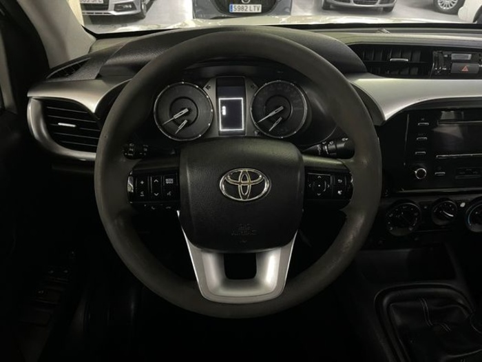 ToyotaHilux 2.4 D-4D DC GX Plus 110 kW (150 CV) Vehículo usado en Barcelona - 14 ToyotaHilux 2.4 D-4D DC GX Plus 110 kW (150 CV) Vehículo usado en Barcelona - 14