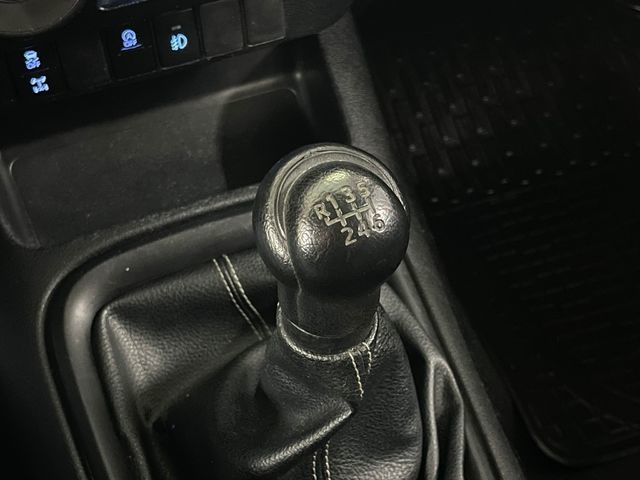 ToyotaHilux 2.4 D-4D DC GX Plus 110 kW (150 CV) Vehículo usado en Barcelona - 15