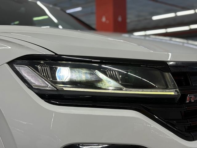 VolkswagenTouareg Premium 3.0 TDI 4Motion 170 kW (231 CV) Tiptronic Vehículo usado en Barcelona - 9