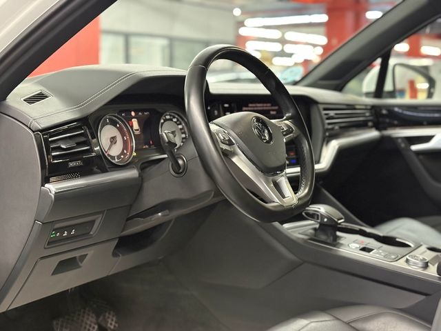 VolkswagenTouareg Premium 3.0 TDI 4Motion 170 kW (231 CV) Tiptronic Vehículo usado en Barcelona - 15