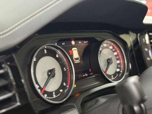 VolkswagenTouareg Premium 3.0 TDI 4Motion 170 kW (231 CV) Tiptronic Vehículo usado en Barcelona - 19