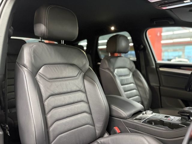 VolkswagenTouareg Premium 3.0 TDI 4Motion 170 kW (231 CV) Tiptronic Vehículo usado en Barcelona - 25