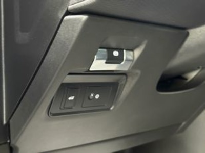 Land Rover Range Rover Evoque P200 MHEV S 4WD Auto 147 kW (200 CV) Land Rover Range Rover Evoque P200 MHEV S 4WD Auto 147 kW (200 CV)