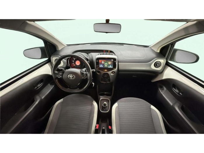 ToyotaAygo 1.0 70 x-play 53 kW (72 CV) Vehículo usado en Barcelona - 7 ToyotaAygo 1.0 70 x-play 53 kW (72 CV) Vehículo usado en Barcelona - 7