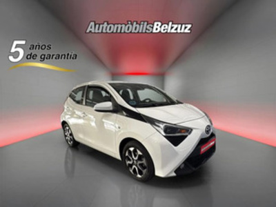 Toyota Aygo 1.0 70 x-play 53 kW (72 CV) Toyota Aygo 1.0 70 x-play 53 kW (72 CV)