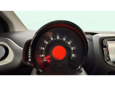 Toyota Aygo 1.0 70 x-play 53 kW (72 CV) Toyota Aygo 1.0 70 x-play 53 kW (72 CV)