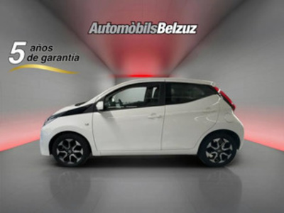 Toyota Aygo 1.0 70 x-play 53 kW (72 CV) Toyota Aygo 1.0 70 x-play 53 kW (72 CV)