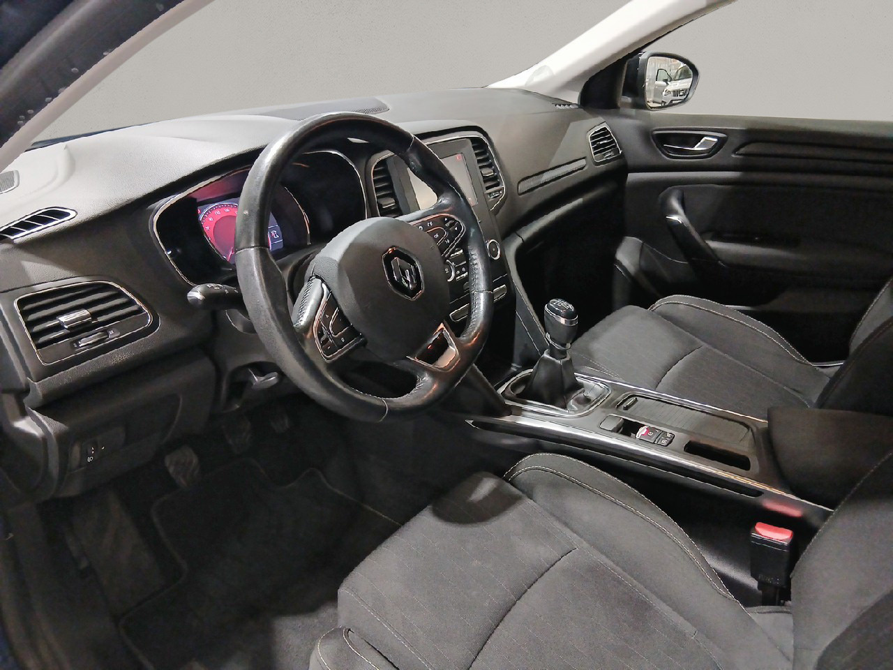 Renault Megane Limited + TCe 85 kW (115 CV) GPF - 4