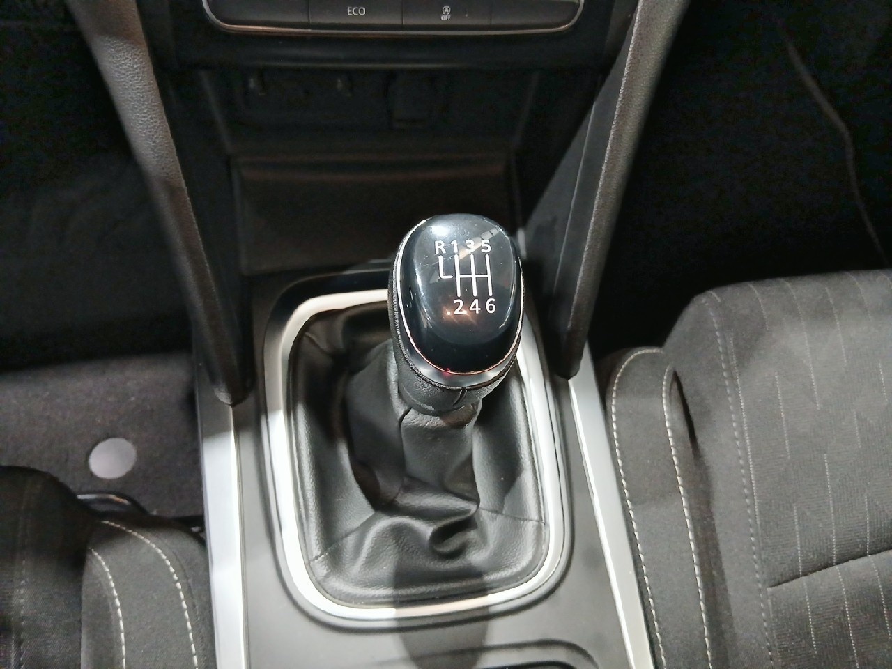 Renault Megane Limited + TCe 85 kW (115 CV) GPF - 7