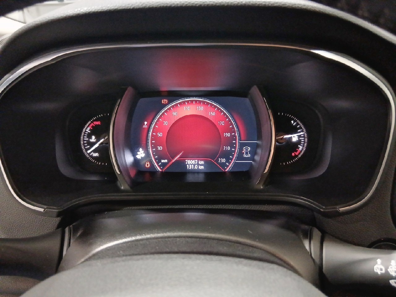 Renault Megane Limited + TCe 85 kW (115 CV) GPF - 8