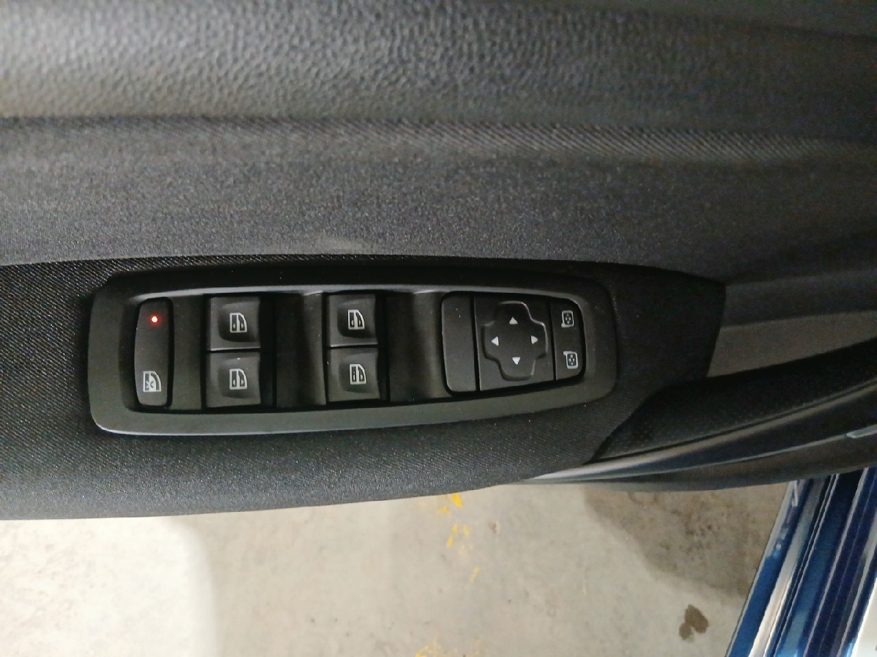 Renault Megane Limited + TCe 85 kW (115 CV) GPF - 14