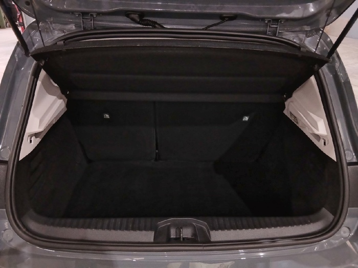 Renault Clio Intens TCe 66 kW (90 CV) - 12 Renault Clio Intens TCe 66 kW (90 CV) - 12