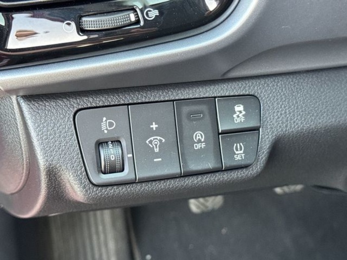 KiaStonic 1.0 T-GDi MHEV Drive 74 kW (100 CV) Vehículo usado en Barcelona - 14 KiaStonic 1.0 T-GDi MHEV Drive 74 kW (100 CV) Vehículo usado en Barcelona - 14