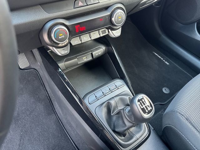 KiaStonic 1.0 T-GDi MHEV Drive 74 kW (100 CV) Vehículo usado en Barcelona - 15