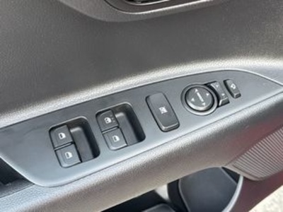 Kia Stonic 1.0 T-GDi MHEV Drive 74 kW (100 CV) Kia Stonic 1.0 T-GDi MHEV Drive 74 kW (100 CV)