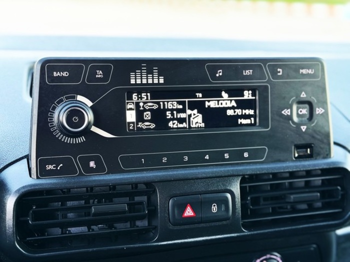 CitroenBerlingo Furgon BlueHDi 100 Talla M Control 75 kW (102 CV) Vehículo usado en Barcelona - 17 CitroenBerlingo Furgon BlueHDi 100 Talla M Control 75 kW (102 CV) Vehículo usado en Barcelona - 17