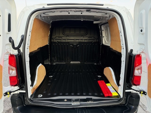 CitroenBerlingo Furgon BlueHDi 100 Talla M Control 75 kW (102 CV) Vehículo usado en Barcelona - 21