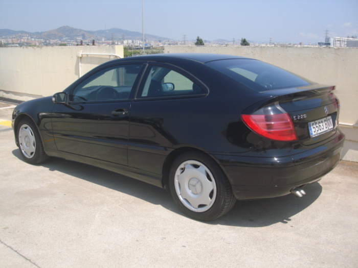 Mercedes-BenzClase C C Sportcoupe 220 CDI 105 kW (143 CV) Vehículo usado en Barcelona - 4 Mercedes-BenzClase C C Sportcoupe 220 CDI 105 kW (143 CV) Vehículo usado en Barcelona - 4