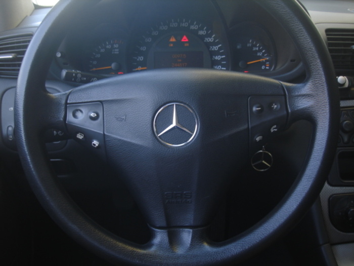 Mercedes-BenzClase C C Sportcoupe 220 CDI 105 kW (143 CV) Vehículo usado en Barcelona - 13 Mercedes-BenzClase C C Sportcoupe 220 CDI 105 kW (143 CV) Vehículo usado en Barcelona - 13