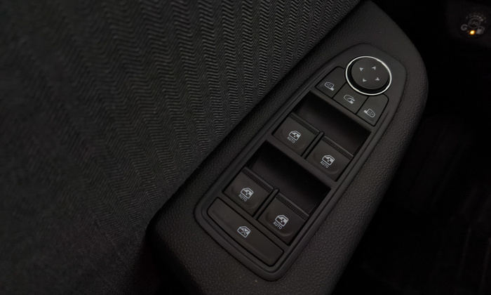 Renault Clio Techno Eco-G 74 kW (100 CV) - 25 Renault Clio Techno Eco-G 74 kW (100 CV) - 25