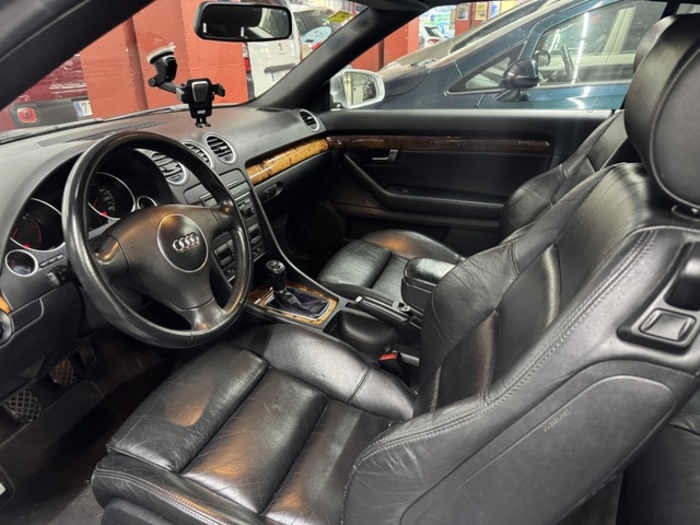AudiA4 Cabrio 2.4 125 kW (170 CV) Vehículo usado en Barcelona - 3 AudiA4 Cabrio 2.4 125 kW (170 CV) Vehículo usado en Barcelona - 3