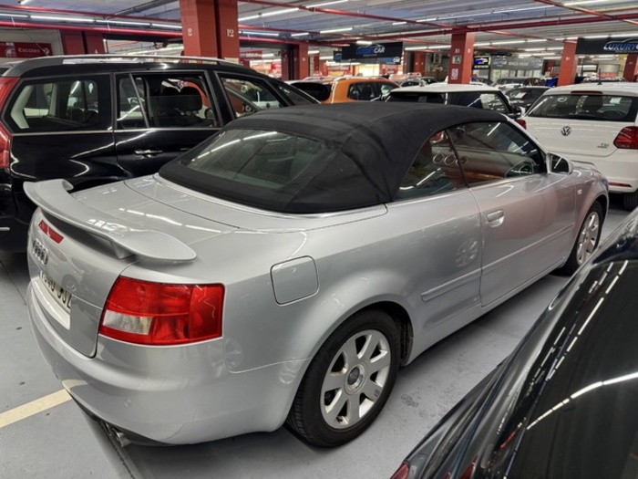 AudiA4 Cabrio 2.4 125 kW (170 CV) Vehículo usado en Barcelona - 7 AudiA4 Cabrio 2.4 125 kW (170 CV) Vehículo usado en Barcelona - 7