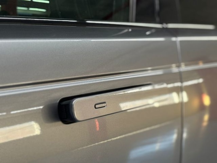 Land RoverRange Rover Velar 2.0 I4 PHEV R-Dynamic HSE 4WD Auto 297 kW (404 CV) Vehículo usado en Barcelona - 10 Land RoverRange Rover Velar 2.0 I4 PHEV R-Dynamic HSE 4WD Auto 297 kW (404 CV) Vehículo usado en Barcelona - 10