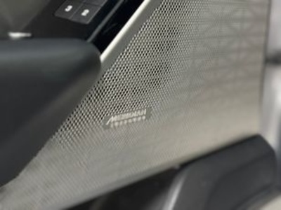 Land Rover Range Rover Velar 2.0 I4 PHEV R-Dynamic HSE 4WD Auto 297 kW (404 CV) Land Rover Range Rover Velar 2.0 I4 PHEV R-Dynamic HSE 4WD Auto 297 kW (404 CV)