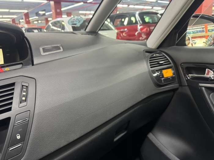 CitroenGrand C4 Picasso 1.6 VTi Millenium 88 kW (120 CV) Vehículo usado en Barcelona - 20 CitroenGrand C4 Picasso 1.6 VTi Millenium 88 kW (120 CV) Vehículo usado en Barcelona - 20