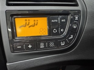 Citroen Grand C4 Picasso 1.6 VTi Millenium 88 kW (120 CV) Citroen Grand C4 Picasso 1.6 VTi Millenium 88 kW (120 CV)