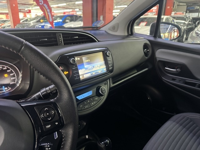 ToyotaYaris 1.5 100H Active 74 kW (100 CV) Vehículo usado en Barcelona - 21