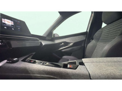 Peugeot 3008 Allure Hybrid eDCS6 100 kW (136 CV) Peugeot 3008 Allure Hybrid eDCS6 100 kW (136 CV)