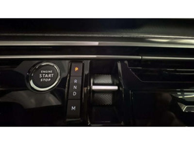 Peugeot 3008 Allure Hybrid eDCS6 100 kW (136 CV) Peugeot 3008 Allure Hybrid eDCS6 100 kW (136 CV)