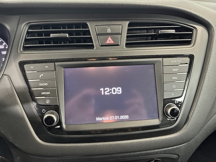 Hyundai i20 1.2 MPI Link 62 kW (84 CV) - 6 Hyundai i20 1.2 MPI Link 62 kW (84 CV) - 6