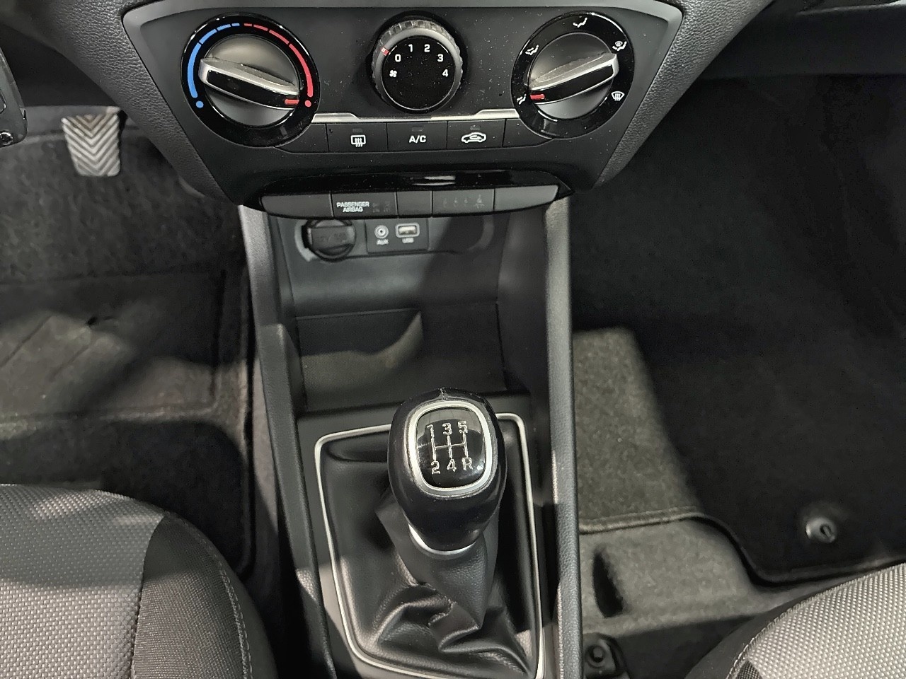 Hyundai i20 1.2 MPI Link 62 kW (84 CV) - 7