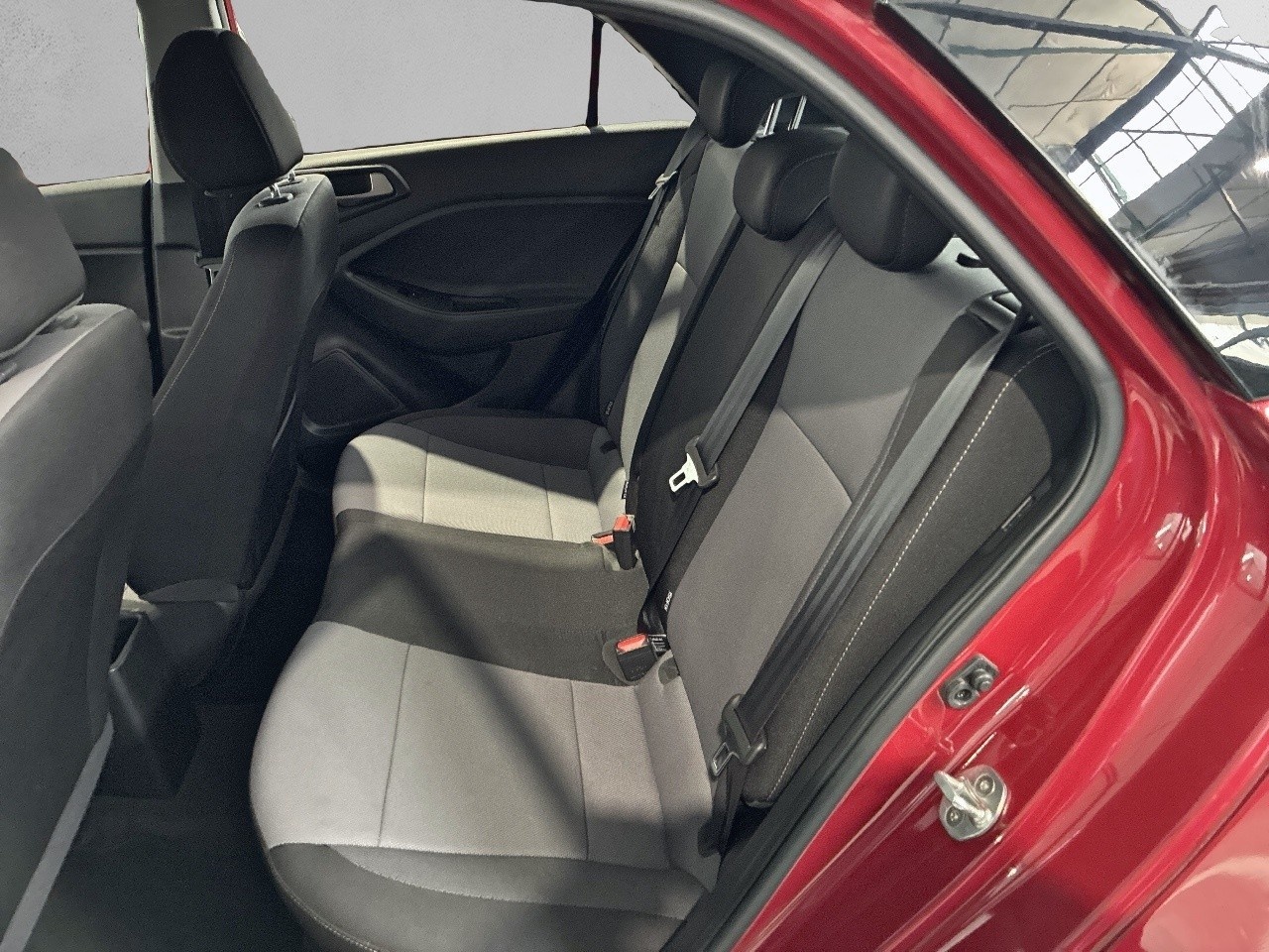 Hyundai i20 1.2 MPI Link 62 kW (84 CV) - 9