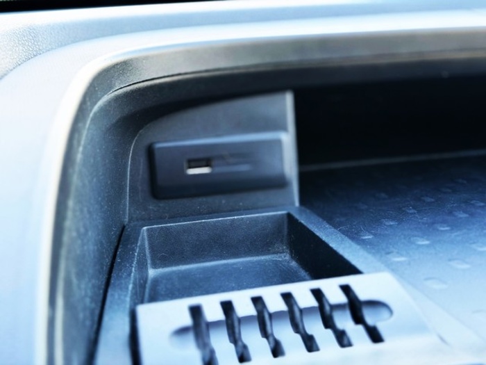 OpelVivaro Combi 1.6 CDTI S&S L1 2.7t Plus-9 107 kW (145 CV) Vehículo usado en Barcelona - 23 OpelVivaro Combi 1.6 CDTI S&S L1 2.7t Plus-9 107 kW (145 CV) Vehículo usado en Barcelona - 23