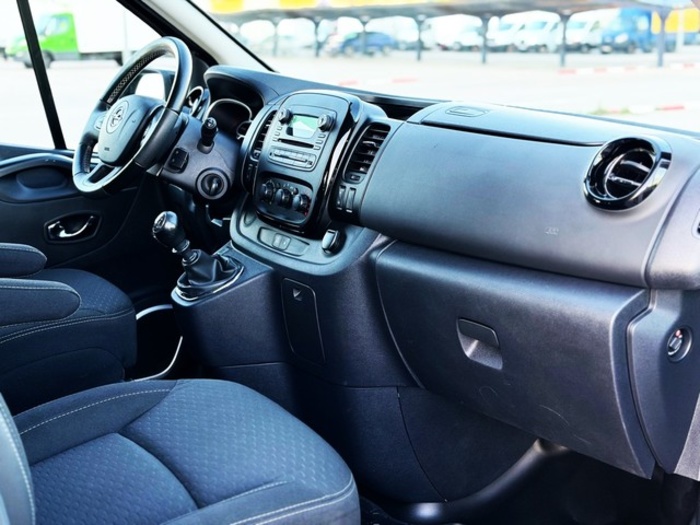 OpelVivaro Combi 1.6 CDTI S&S L1 2.7t Plus-9 107 kW (145 CV) Vehículo usado en Barcelona - 28 OpelVivaro Combi 1.6 CDTI S&S L1 2.7t Plus-9 107 kW (145 CV) Vehículo usado en Barcelona - 28