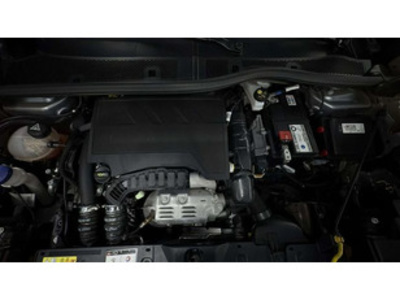 Peugeot 2008 PureTech 100 S&S Allure 75 kW (100 CV) Peugeot 2008 PureTech 100 S&S Allure 75 kW (100 CV)