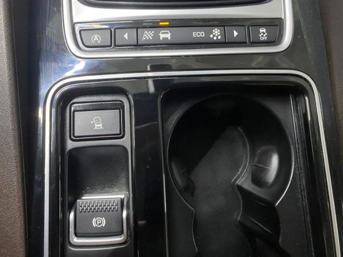 JaguarF-PACE 2.0L i4D Prestige Auto 132 kW (180 CV) Vehículo usado en Barcelona - 17 JaguarF-PACE 2.0L i4D Prestige Auto 132 kW (180 CV) Vehículo usado en Barcelona - 17