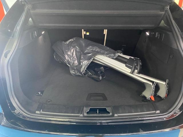 JaguarF-PACE 2.0L i4D Prestige Auto 132 kW (180 CV) Vehículo usado en Barcelona - 28