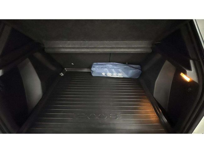 Peugeot2008 PureTech 130 S&S Allure EAT8 96 kW (130 CV) Vehículo usado en Barcelona - 18 Peugeot2008 PureTech 130 S&S Allure EAT8 96 kW (130 CV) Vehículo usado en Barcelona - 18