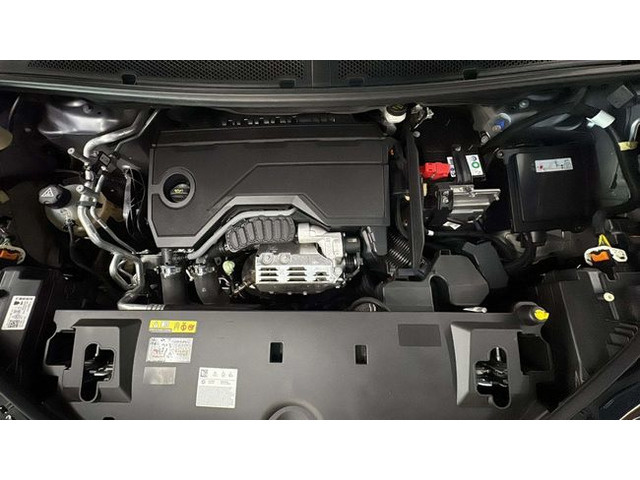 Peugeot5008 Hybrid 1.2 Allure eDCS6 107 kW (145 CV) Vehículo usado en Barcelona - 19