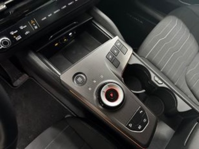 Kia Sportage 1.6 T-GDi HEV Tech 4x2 176 kW (239 CV) Kia Sportage 1.6 T-GDi HEV Tech 4x2 176 kW (239 CV)