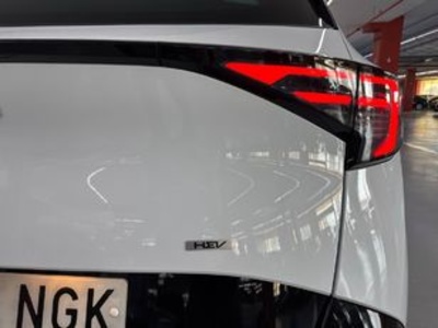 Kia Sportage 1.6 T-GDi HEV Tech 4x2 176 kW (239 CV) Kia Sportage 1.6 T-GDi HEV Tech 4x2 176 kW (239 CV)